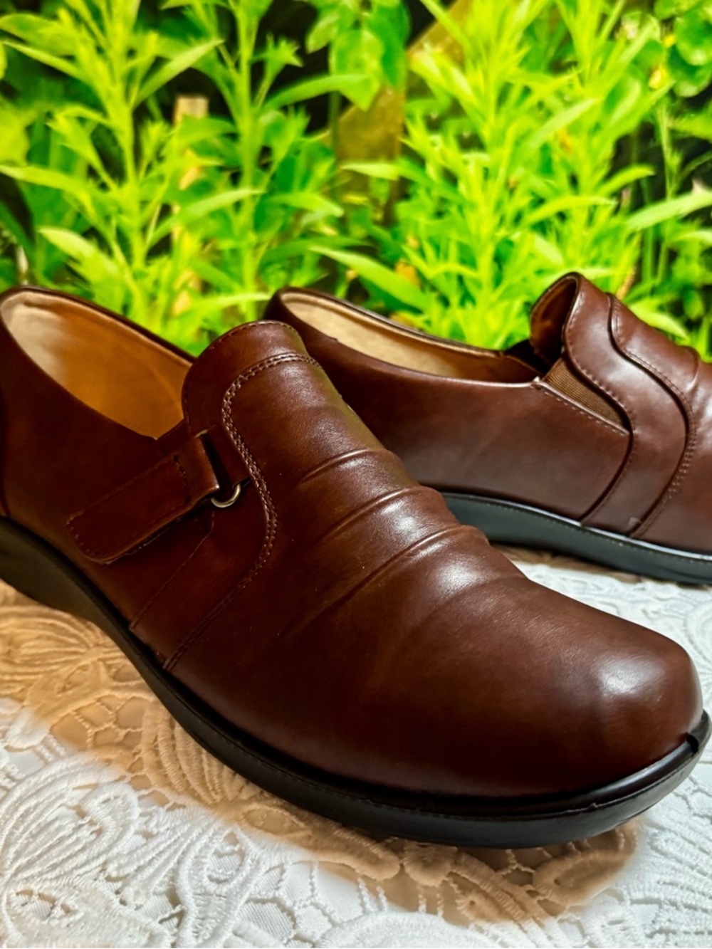 Sag Harbor Brown Leather Slip-On Loafers